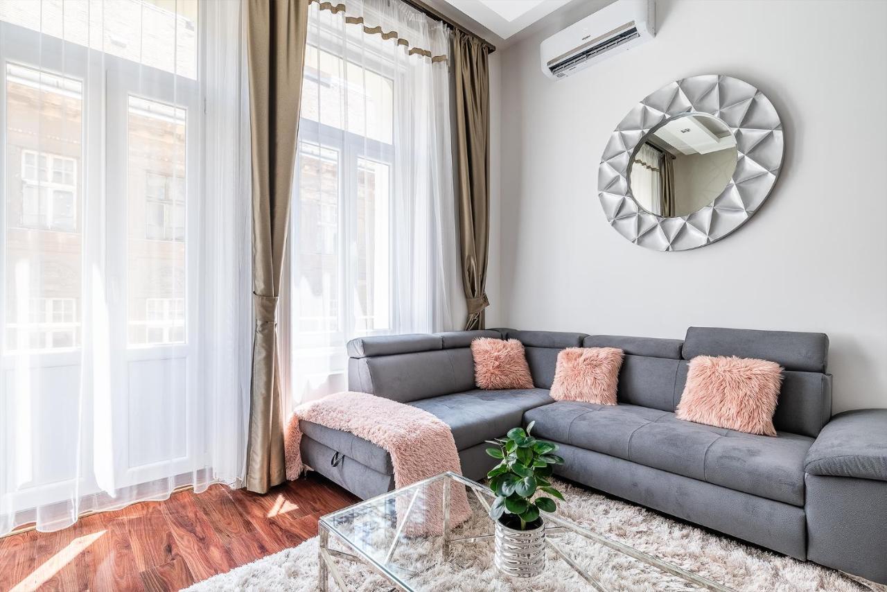 Luxury Apartment With Free Garage And Balcony In The Center Budapešť Exteriér fotografie