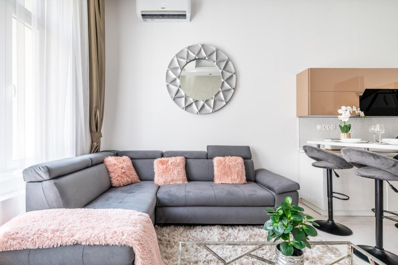 Luxury Apartment With Free Garage And Balcony In The Center Budapešť Exteriér fotografie